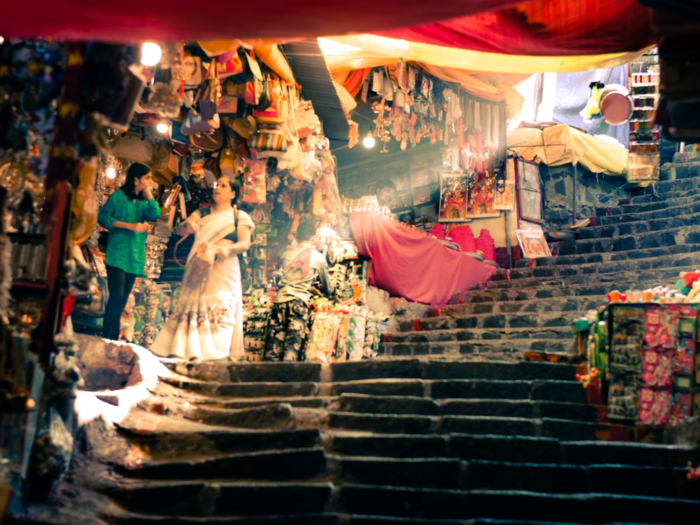 Street Shopping Or Flea market Shopping Places in India