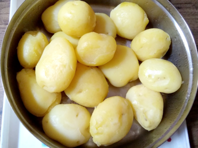 Potato Benefits: संजीवनी बूटी है घर में रखा आलू, मिटा देगा इन बीमारियों की जड़, ये हैं फायदे