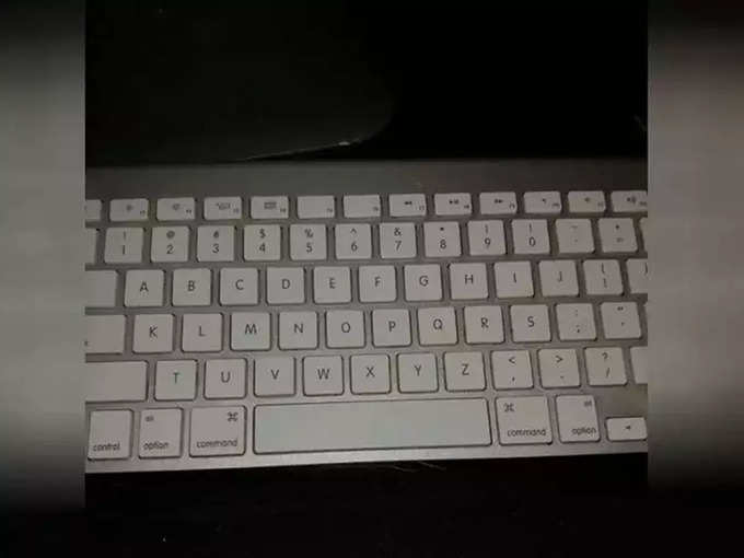ये कीबोर्ड दूसरे गोले का है क्या ब्रो?