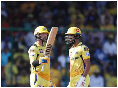 CSK ఓపెనర్లు వీరబాదుడు.. ఢిల్లీ టార్గెట్ 224