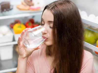 Fridge Water : ఫ్రిజ్ వాటర్ తాగుతున్నారా.. ఒక్క నిమిషం..