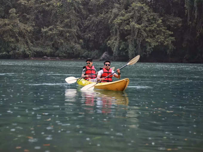 ಹೊನ್ನೆಮರಡುವಿನಲ್ಲಿ ಕಯಾಕಿಂಗ್