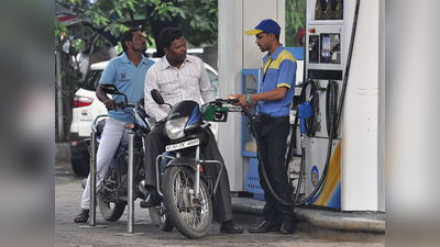 Petrol Diesel Price: कच्चे तेल की कीमतों में आया उछाल, पंप पर जाने से पहले जान लें किस भाव बिक रहा पेट्रोल-डीजल