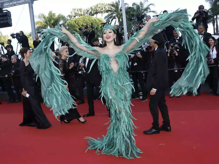 urvashi-Rautela urvashi-Rautela