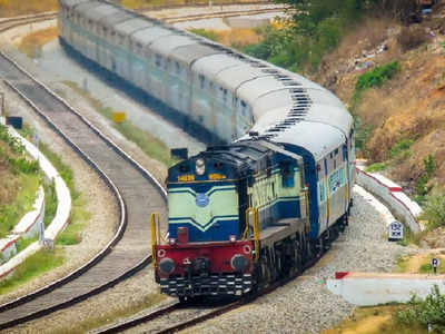 Karnataka Trains : ಕರ್ನಾಟಕದಿಂದ ನೆರೆಯ ರಾಜ್ಯಗಳಿಗೆ ಸಂಚರಿಸುತ್ತಿರುವ 8 ವಿಶೇಷ ರೈಲುಗಳ ಸೇವೆ ವಿಸ್ತರಣೆ;  ಮಾಹಿತಿ ಇಲ್ಲಿದೆ