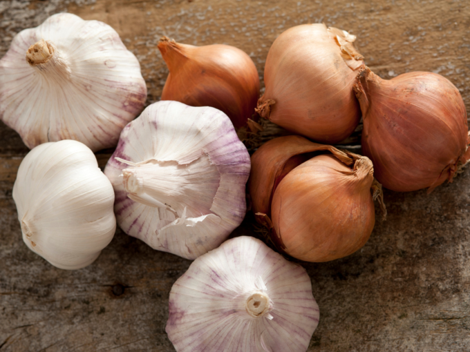 Why shouldn't onion and garlic be eaten?