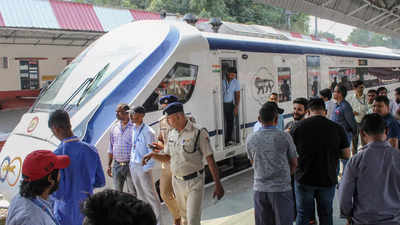 Vande Bharat: आनंद विहार-देहरादून वंदे भारत @130km प्रति घंटे, ट्रेन की रफ्तार बढ़ाने के लिए होगा ट्रायल