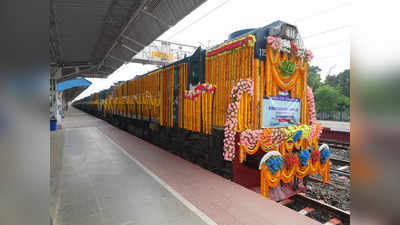Indian Railways: বাংলাদেশকে বিরাট উপহার ভারতীয় রেলের! দেওয়া হল 20টি লোকোমোটিভ