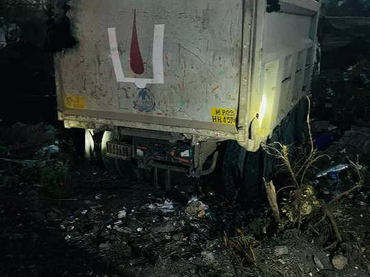 Dewas Accident News: डंपर ने डिवाइडर तोड़कर ऑटो को मारी टक्कर, मां और दो बेटों सहित चार की मौत
