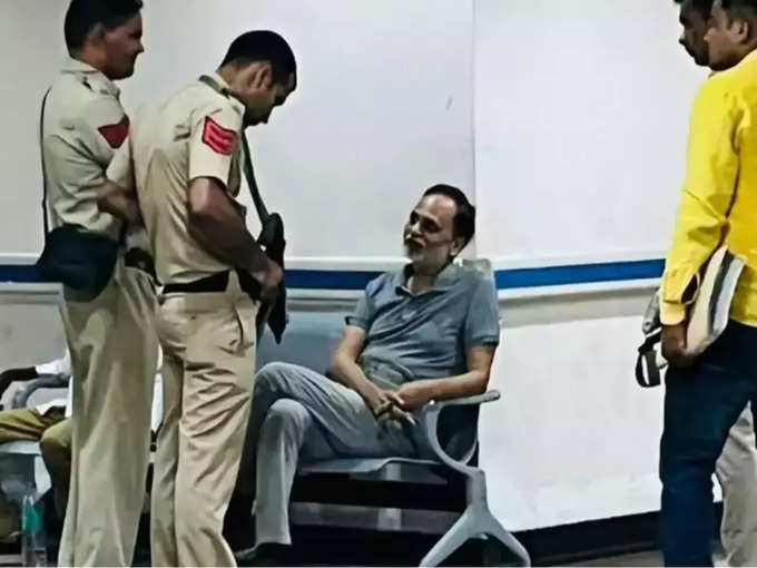 जेल के बाथरुम में गिरे दिल्ली के पूर्व मंत्री सत्येंद्र जैन, गंभीर चोट आई