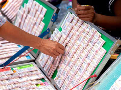 Kerala Lottery Result: ഈ ടിക്കറ്റ് പോക്കറ്റിലുണ്ടോ? 80 ലക്ഷം നേടിയതാര്? കാരുണ്യ പ്ലസ് ലോട്ടറി ഫലം പുറത്ത്