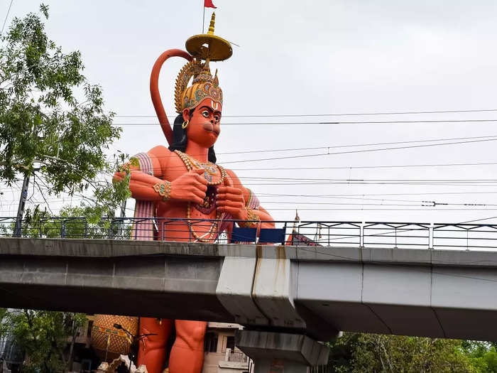karol bagh hanuman temple in delhi nearby metro station know interesting facts of it