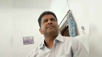 जौनपुरः परीक्षा में पास करने के लिए टीचर ने छात्रा से की अश्लील डिमांड, लड़की ने चुपके से बना लिया वीडियो