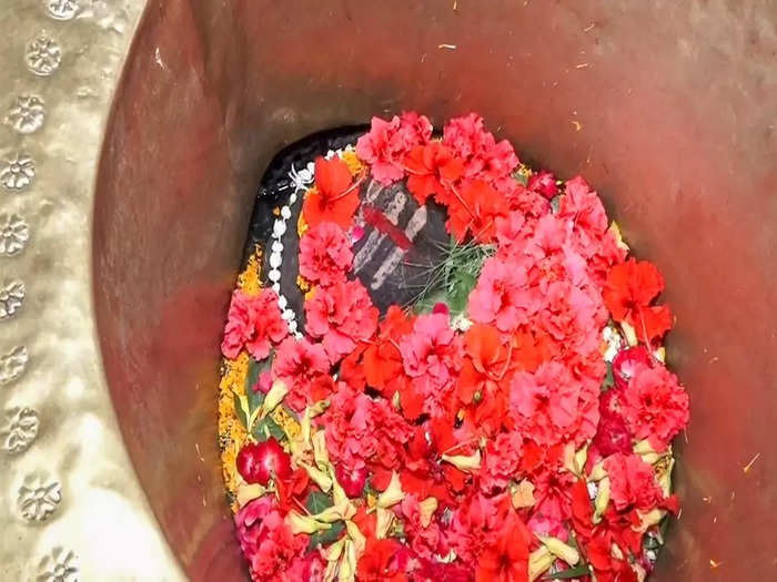swayambhu shivling shri pataleshwar mahadev broken many times then appeared again