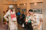 Ashish Vidyarthi Wedding Pics: आशीष विद्यार्थी ने रुपाली बरुआ संग किया बिहू डांस, देखिए शादी की प्यारी तस्वीरें