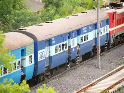 South Central Railway: ప్రయాణికులకు దక్షిణ మధ్య రైల్వే గుడ్‌న్యూస్..  అందుబాటులోకి 10 ప్రత్యేక రైళ్లు