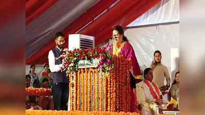 Kanpur Mayor Oath : रिवॉल्वर दादी ने कानपुर मेयर पद की दोबारा ली शपथ, दिल से अम्मा फिर अम्मा के नारों से गूंजा हॉल
