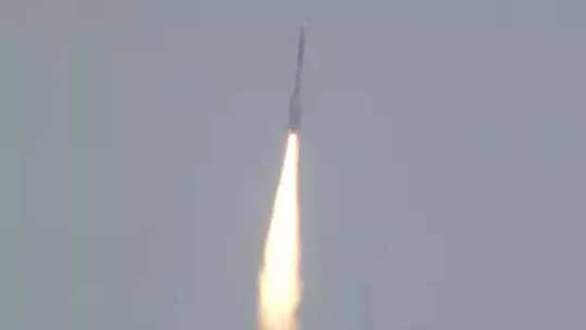 GSLV-F12 : విజయవంతంగా నింగిలోకి భారత రెండో తరం నావిగేషన్ శాటిలైట్ 