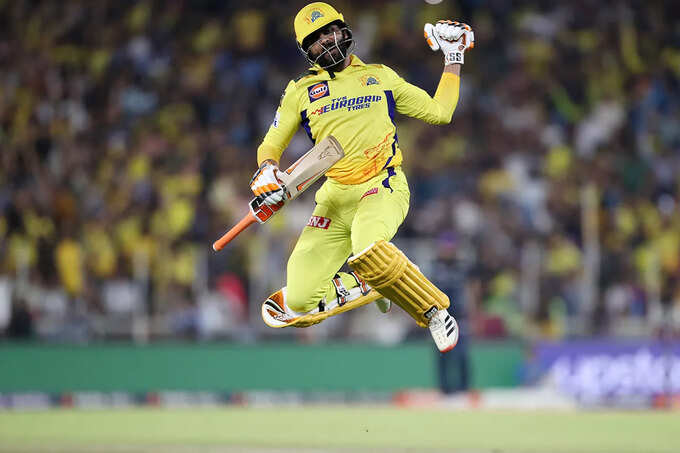 Ravindra Jadeja hit the last ball for a four. 