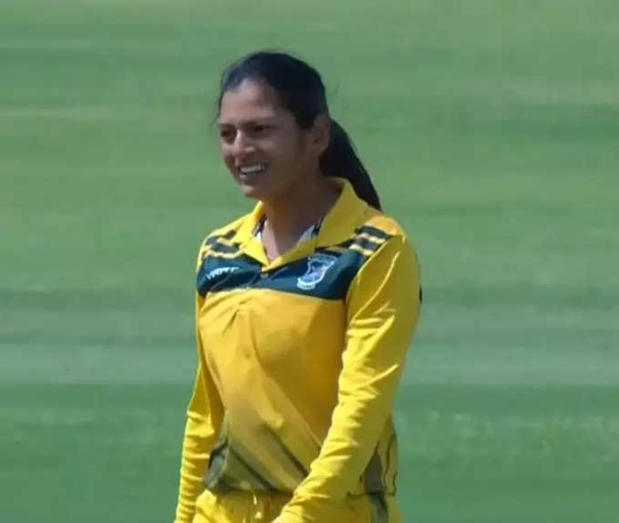 Utkarsha is a member of the Maharashtra women's cricket team. 