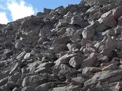 Optical Illusion: बड़े-बड़े पत्थरों के बीच छिपी है बकरी, तेज नजर वालों के लिए 10 सेकंड में ढूंढने का चैलेंज