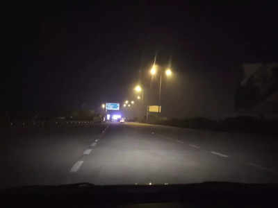 रात में Yamuna Expressway कितना सुरक्षित...बदमाशों ने गन पॉइंट पर लूटा, जानिए कैसे रुकवाई गाड़ी?