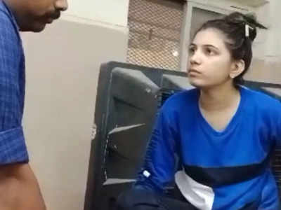 Indore News: पैसों को लेकर विवाद, युवक को फंसाने के लिए युवती ने दोस्त से अपने पैर पर चलवाई गोली
