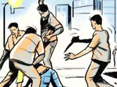Pune Crime: चौघांनी रस्त्यात गाठले, जेवण न सांगितल्यामुळे कोयत्याने बेदम मारहाण; बारामतीमधील घटना