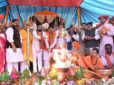 एकनाथ शिंदे सरकार ने एक साल पहले मना लिया शिवाजी का 350 वां राज्याभिषेक दिन! जितेंद्र आव्हाड ने लगाया बड़ा आरोप