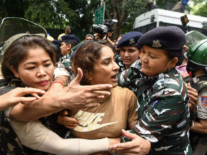 ​तीन बार अप्रोच करने का दावा