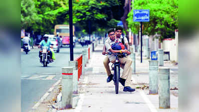 विश्व साइकिल दिवसः दिल्ली में साइकिल चलाना खतरे से खाली नहीं, ट्रैक पर भी नहीं है सुरक्षित