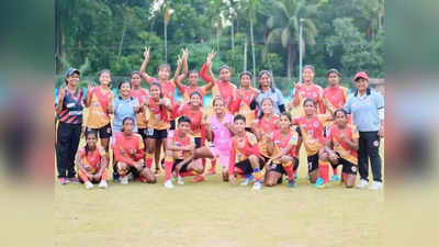 East Bengal wins trophy : ইস্টবেঙ্গলে লক্ষ্মীর ভাণ্ডার, মেয়েদের হাত ধরেই ট্রফি এল ঘরে!