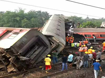 Odisha Train Accident: ஒடிஷா ரயில் விபத்து: குறை சொல்லாமல் இதை மட்டும் செய்யுங்கள்: மோடி, நவீன் பட்நாயக்கிற்கு சோனு சூத் கோரிக்கை 