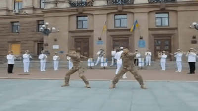 Ukraine Soldiers on Naatu Naatu: सामने खड़ी मौत और नाटू-नाटू गाने पर डांस कर रहे यूक्रेनी सैनिक, वीडियो देख आप भी बोलेंगे वाह