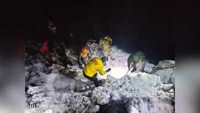 Uttarakhand News: हेमकुंड साहिब के पास टूटा ग्लेशियर, बर्फ में दबे 4 यात्रियों को बचाया, रेस्क्यू जारी