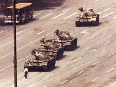 Tiananmen Square Massacre: थियानमेन चौक नरसंहार की 34वीं बरसी आज, लोकतंत्र की मांग पर चीन ने लोगों को टैंकों से कुचला था