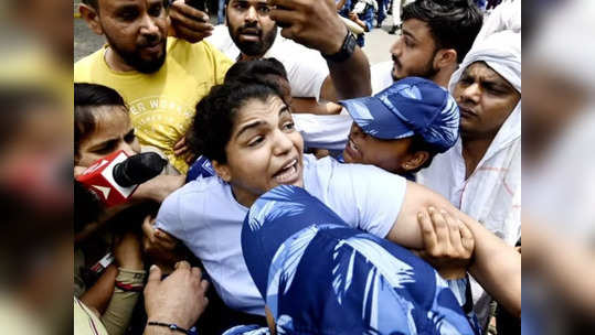 Sakshi Malik : আন্দোলন চলছে-চলবে..., রেলের চাকরিতে ফিরেও গর্জন সাক্ষীর