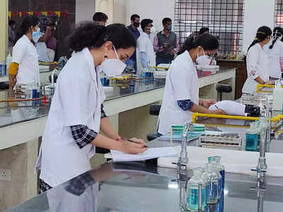 ગુજરાતના વિદ્યાર્થીઓને સાયન્સમાં ઓછો રસ, આધુનિક ટેક્નોલોજી ક્ષેત્રે રાજ્ય પાછળ રહી જશે તેવી સરકારને ચિંતા
