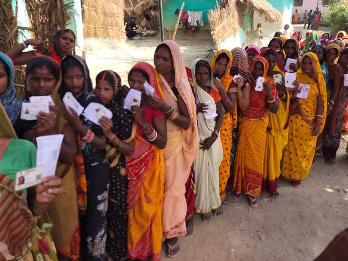 Bihar Nikay Chunav Voting Live: मुंगेर, सीतामढ़ी या फिर हो पटना, निकाय चुनाव में दिख रहा वोटरों का उत्साह