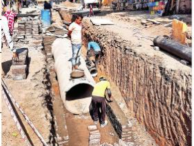 Nashik News : पावसाळ्यात बांधकामांमुळे रस्ते खचले तर परवाने रद्द करू; नगररचना विभागाचा इशारा