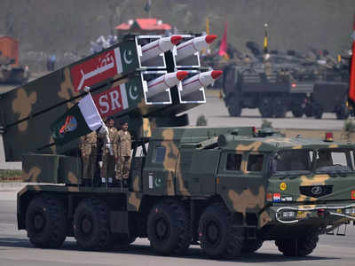 Pakistan Defense Budget: कंगाली से जूझ रहे पाकिस्तान ने 15.5 फीसदी बढ़ाया रक्षा बजट, जानें सेना पर कितना पैसा करेगा खर्च