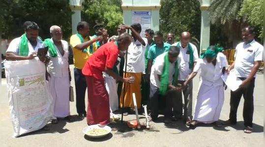 farmers protest against agriculture official
