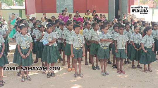 ranipet opening of schools students who enjoyed seeing the textbooks and showed enthusiasm