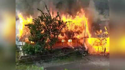मनोहर मर्डर केस: हिमाचल के चंबा में हत्या के बाद बवाल, हिंसक भीड़ ने आरोपियों के घर में लगाई आग