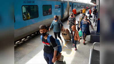 Indian Railways: भीषण गर्मी में शताब्दी ट्रेन का फेल हुआ एसी, टेक्नीशियन ने भी खड़े किए हाथ