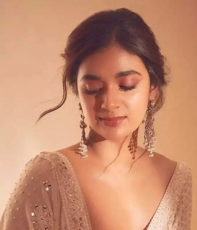 કીર્તિ સુરેશ આદિપુરુષ