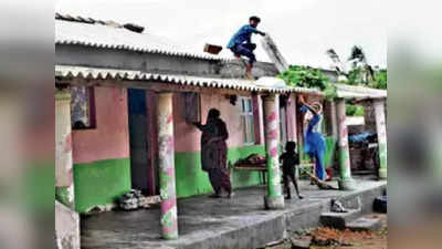 Cyclone Biparjoy Impact: કચ્છના સ્થાનિકોએ મકાનનું સમારકામ શરૂ કર્યું, અનેક લોકો છત વગરના મકાનમાં રહેવા મજબૂર 