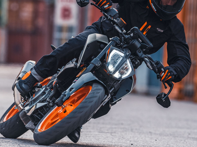 2023 KTM Duke 200 Head 