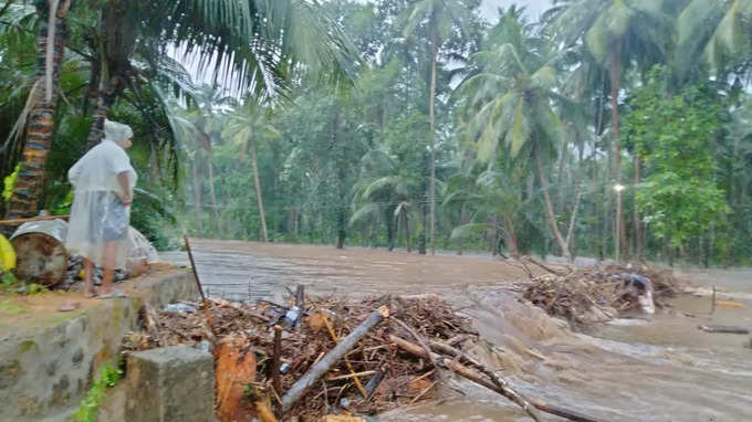 മണ്ണാർക്കാട് ശക്തമായ മലവെള്ളപ്പാച്ചിൽ