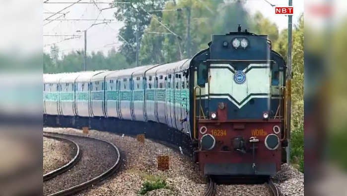बक्सर के रघुनाथपुर स्टेशन के पास ओवरहेड लाइन में फॉल्ट, 1 घंटे तक खड़ी रहीं कई ट्रेनें